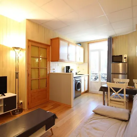 Confortable T2 Au Centre De La Bourboule, A 100m Des Thermes - Fr-1-608-118 Apartment